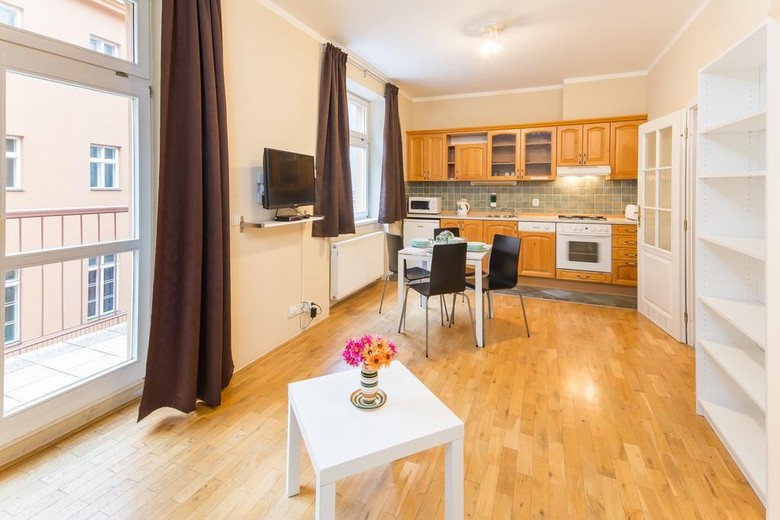 Picasso Apartments
