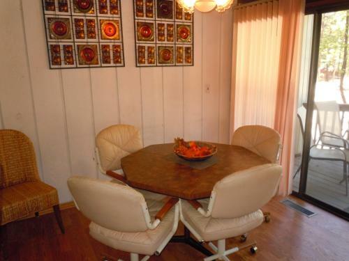 Two-bedroom Deluxe Unit #3 By Escape For All Seasons