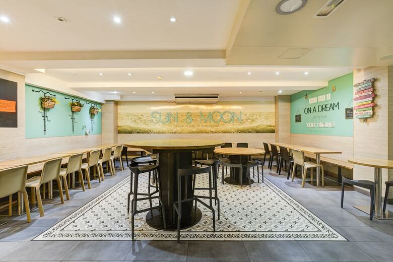 Hotel Sun & Moon Hostel