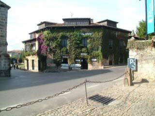 Hotel Santillana