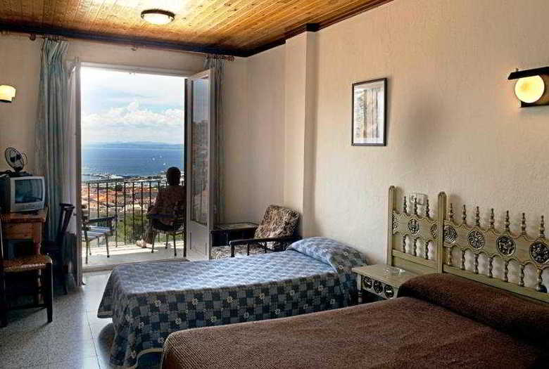Panoramic Grecs Hotel