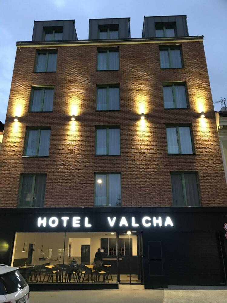 Valcha Apartments