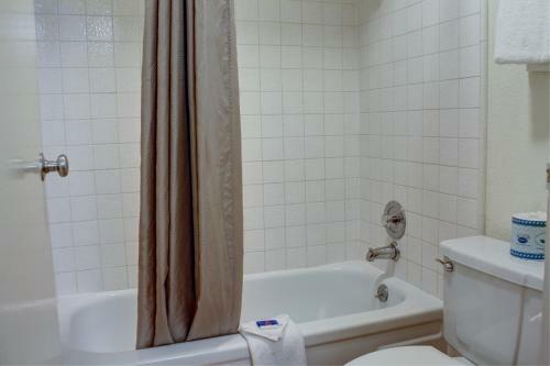 Motel 6-bishop, Ca