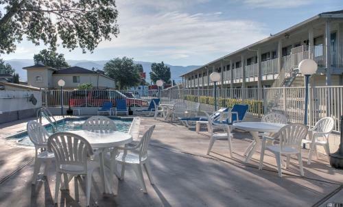Motel 6-bishop, Ca
