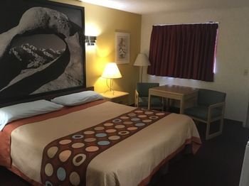 Super 8 Motel