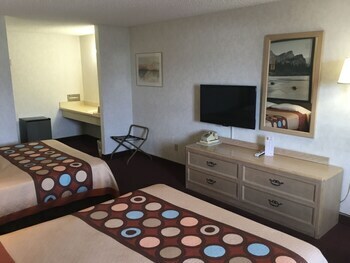 Super 8 Motel