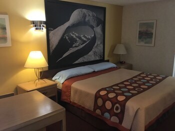 Super 8 Motel