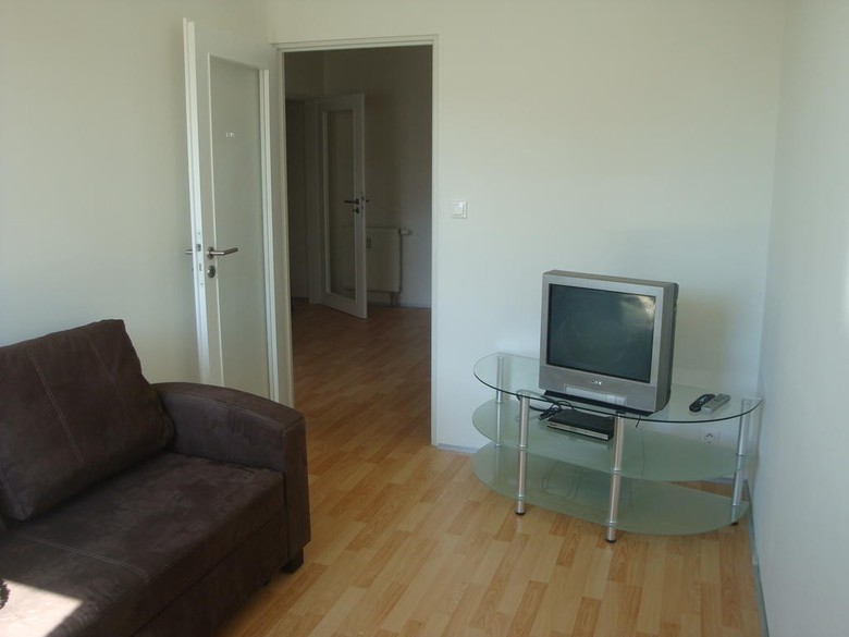 Modern Sunny Apartment