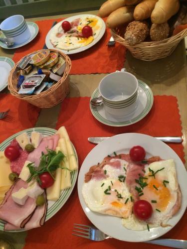 Hostal Pension Karnet