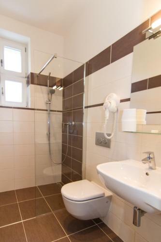Hostal Pension Karnet