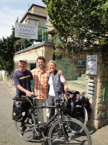 Hostal Pension Karnet