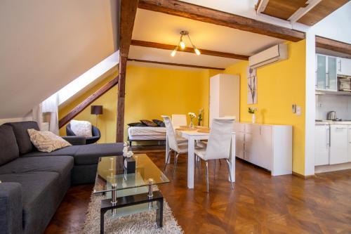 Aparthotel & Spa Carolline