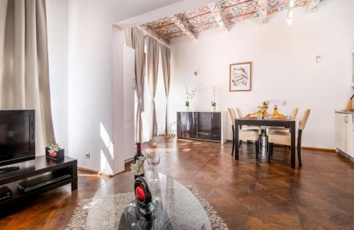 Aparthotel & Spa Carolline