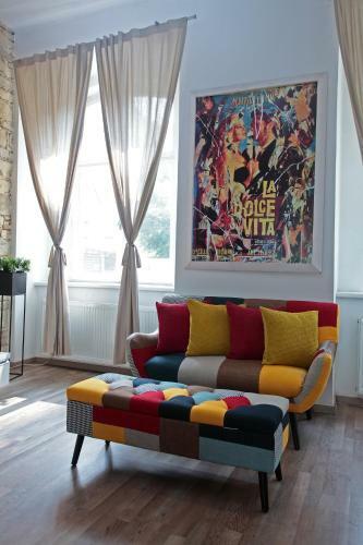 Apartment - The Modern Flat