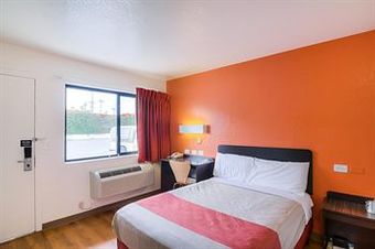 Motel 6 Camarillo