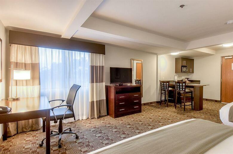 Holiday Inn Express Hotel & Suites Carlsbad Beach