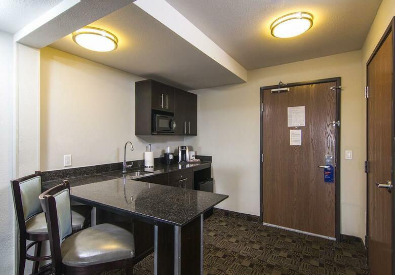 Holiday Inn Express Hotel & Suites Carlsbad Beach