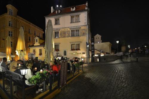 Hotel U 3 Pstrosu