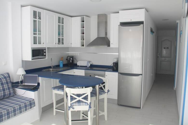Blue Sky Apartment