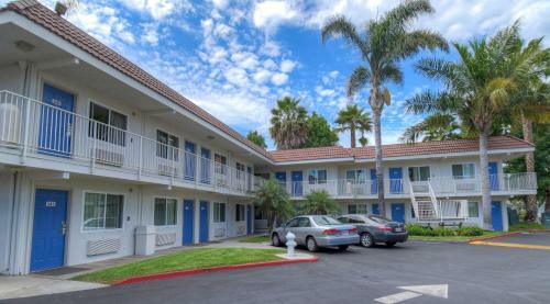 Motel 6 Costa Mesa