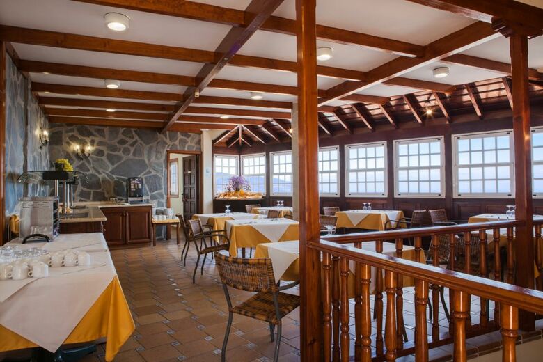 Apartamentos Bre�as Garden