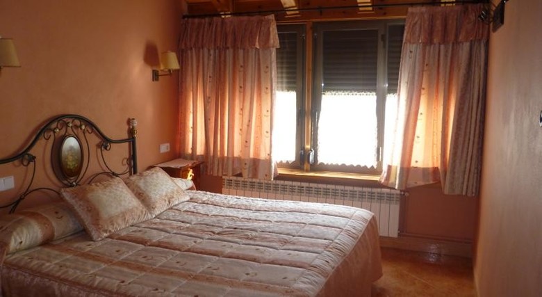 Hotel Escuils Hostal