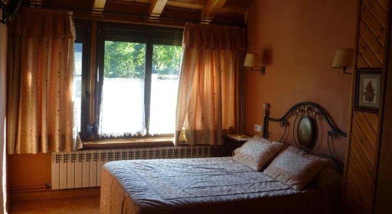 Hotel Escuils Hostal
