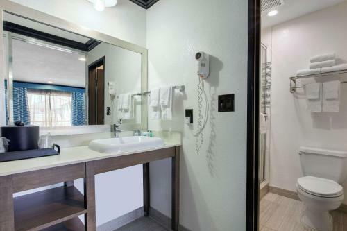 The Blvd Hotel