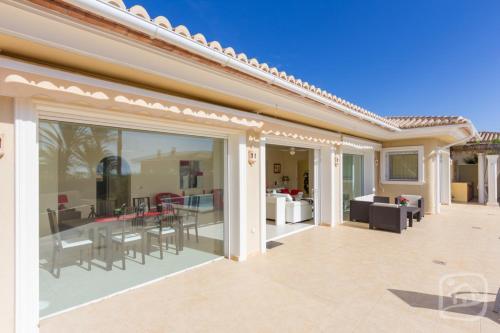 Holiday Villa La Corona