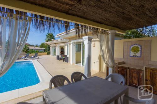 Holiday Villa La Corona