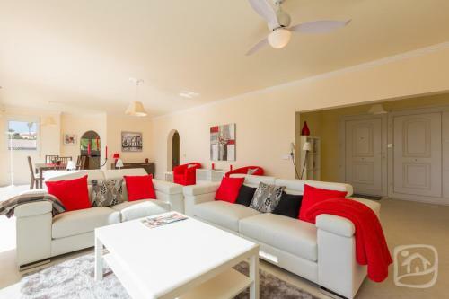Holiday Villa La Corona