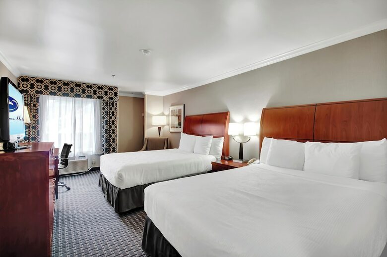 Best Western Plus Marina Shores Hotel - Dana Point
