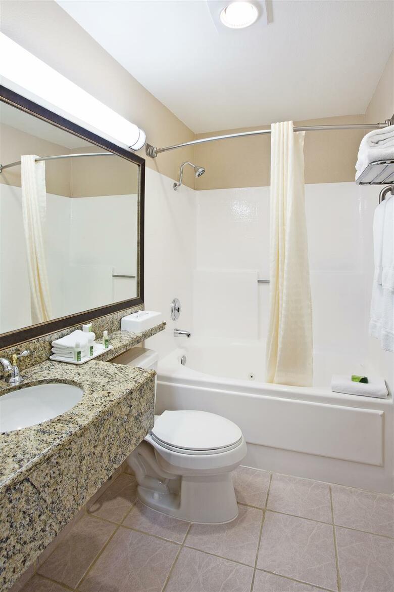 Best Western Plus Marina Shores Hotel - Dana Point