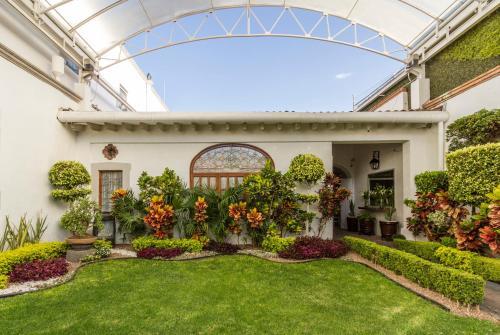 Hotel Dos Patios