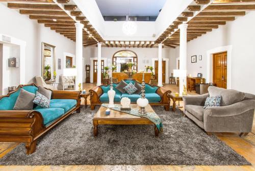 Hotel Dos Patios