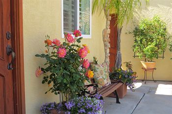 Posada Leucadia Beach Inn