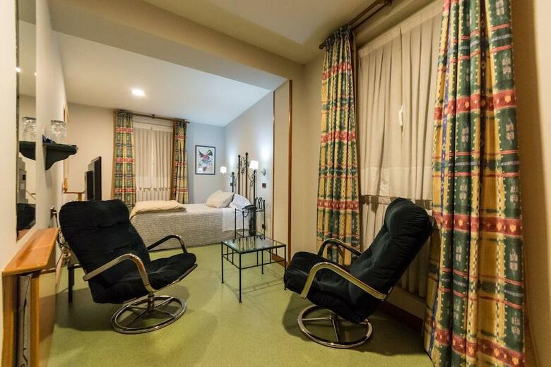Hostal Bego�a