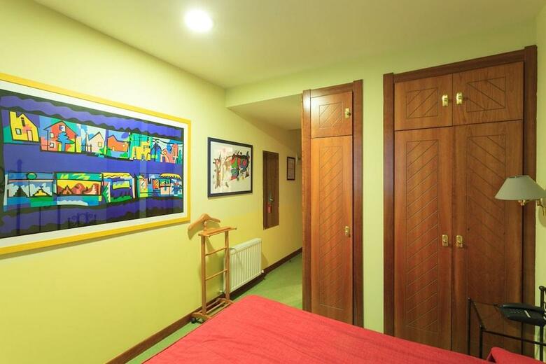 Hostal Bego�a