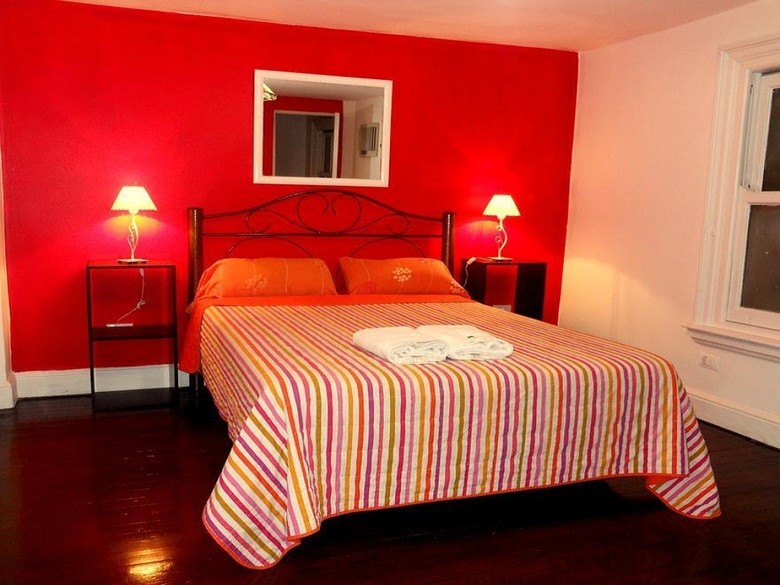 1385 Hostel