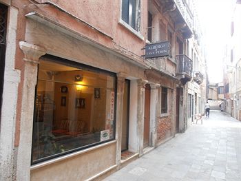 Hotel Casa Peron