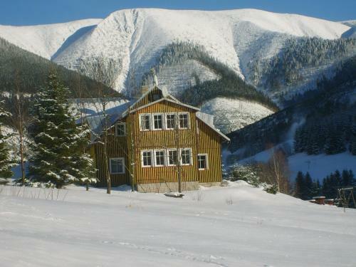 Hostal Pension 48