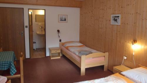 Hostal Pension Kub�t