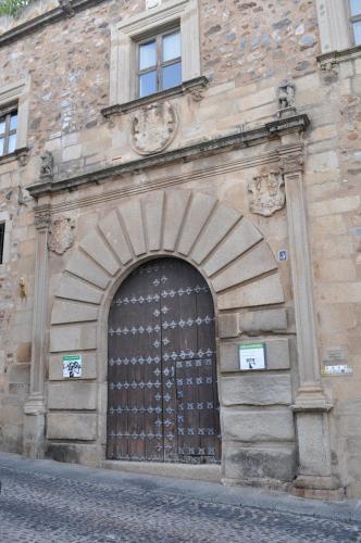 Apartamentos La Casa Pintada