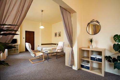 Hostal Penzion A Restaurace Modr� R??e T�bor