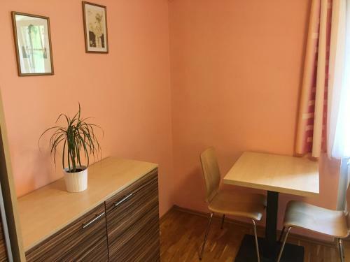Hostal Penzion 103