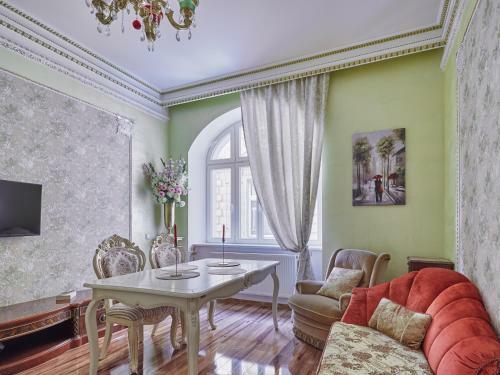 Lira 2 Apartments