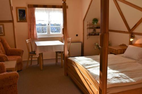 Hostal George Pension