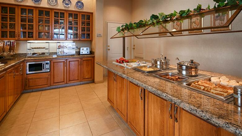 Hotel Best Western Plus A Wayfarer's Inn & Suites