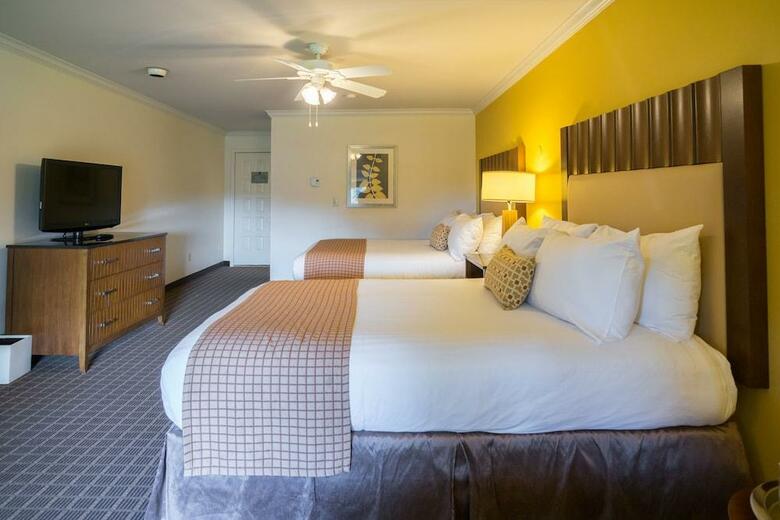 Hotel Half Moon Bay Lodge