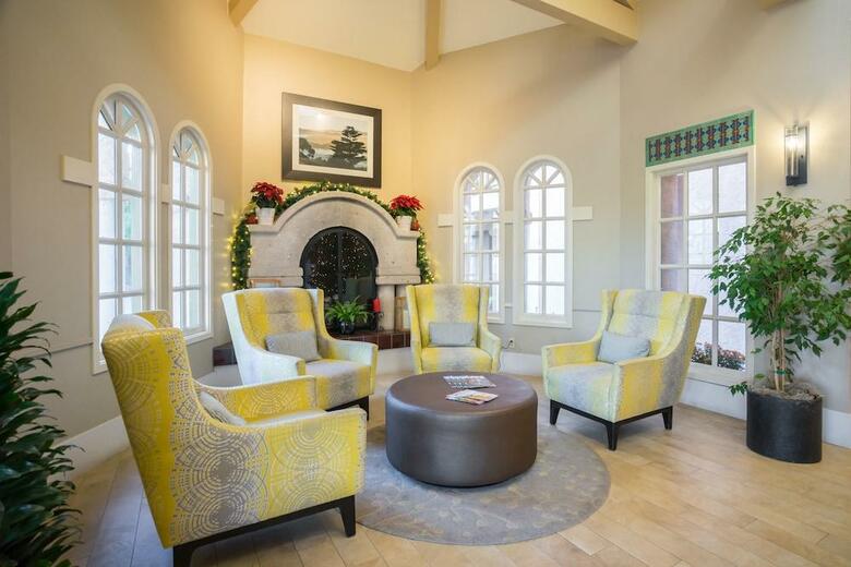 Hotel Half Moon Bay Lodge
